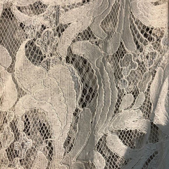 NWT STUNNING Lace Top - Picture 3 of 6